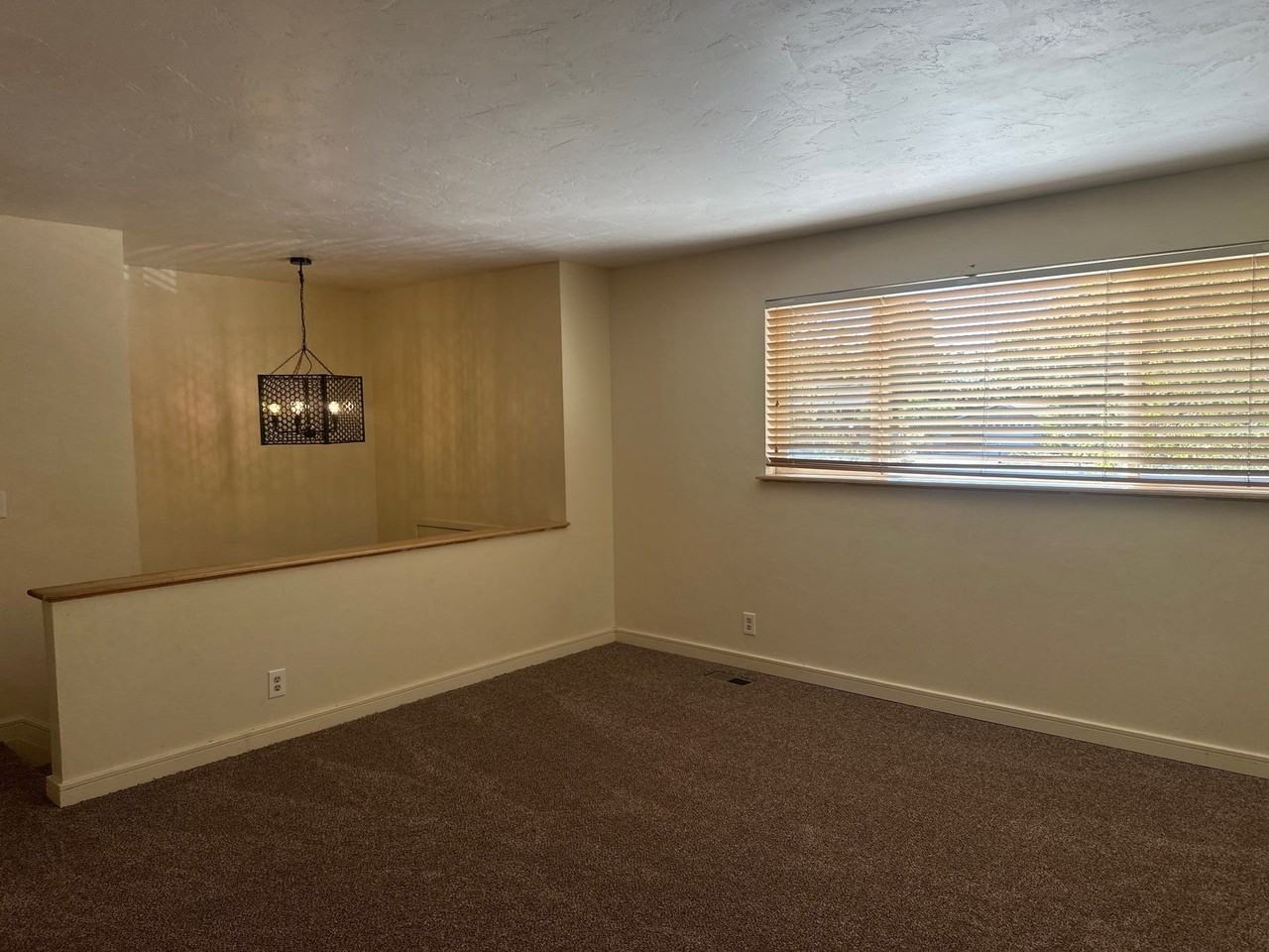 9523 S Raintree Dr - Photo 4 of 17