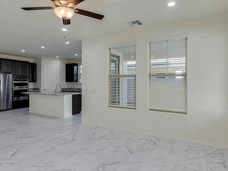 640 W Springfield Pl - Photo 5 of 19