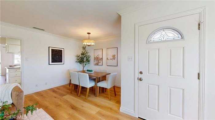 9955 Maplewood St - Photo 4 of 18