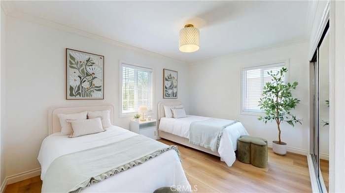 9955 Maplewood St - Photo 5 of 18