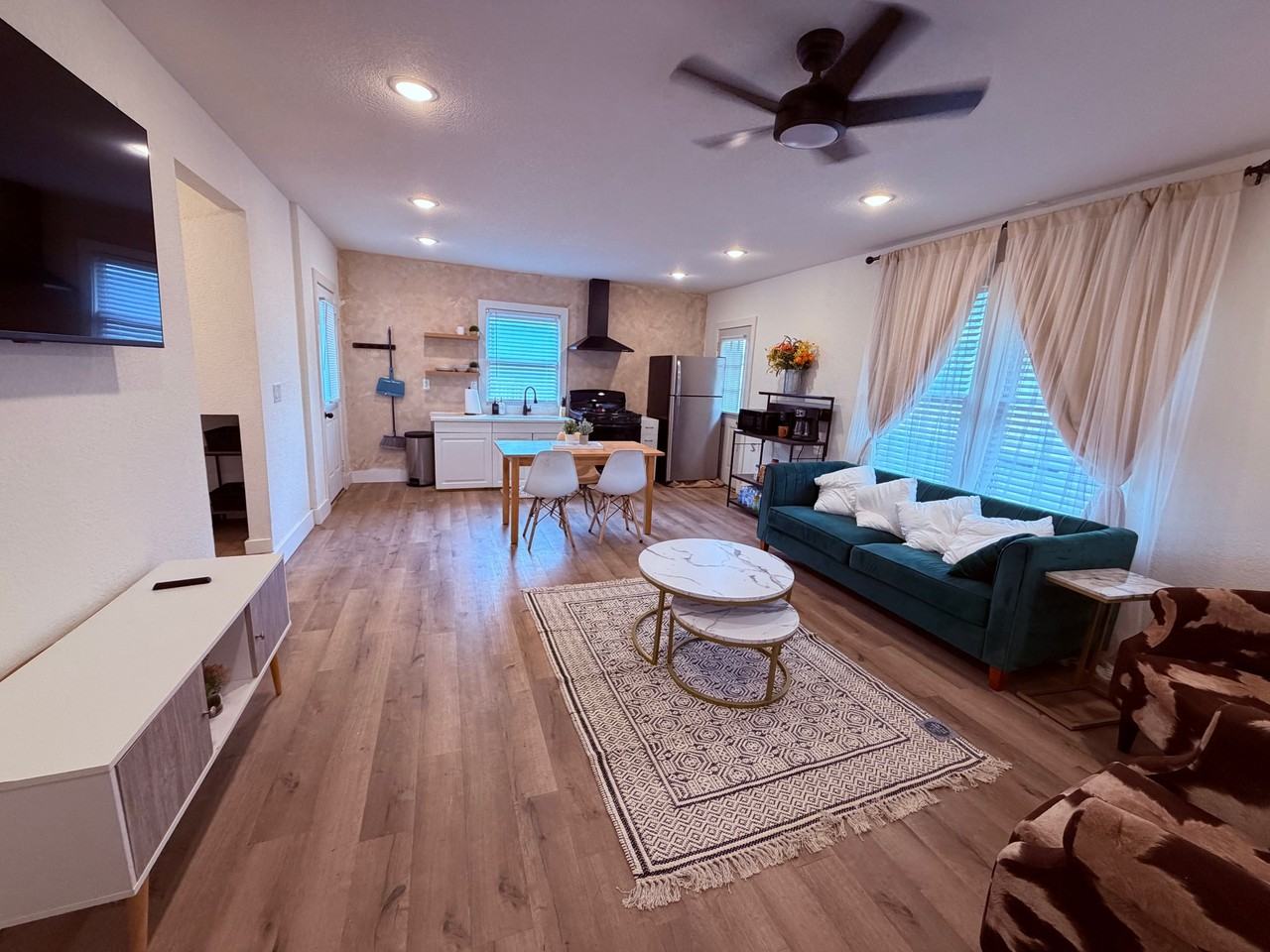 522 S 2nd St - Photo 4 of 18