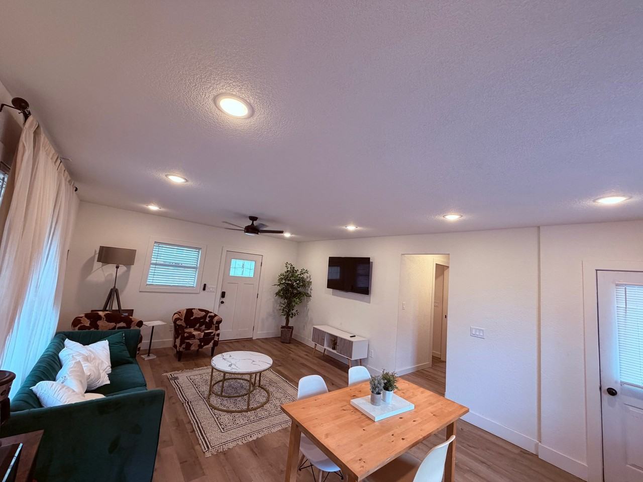 522 S 2nd St - Photo 5 of 18