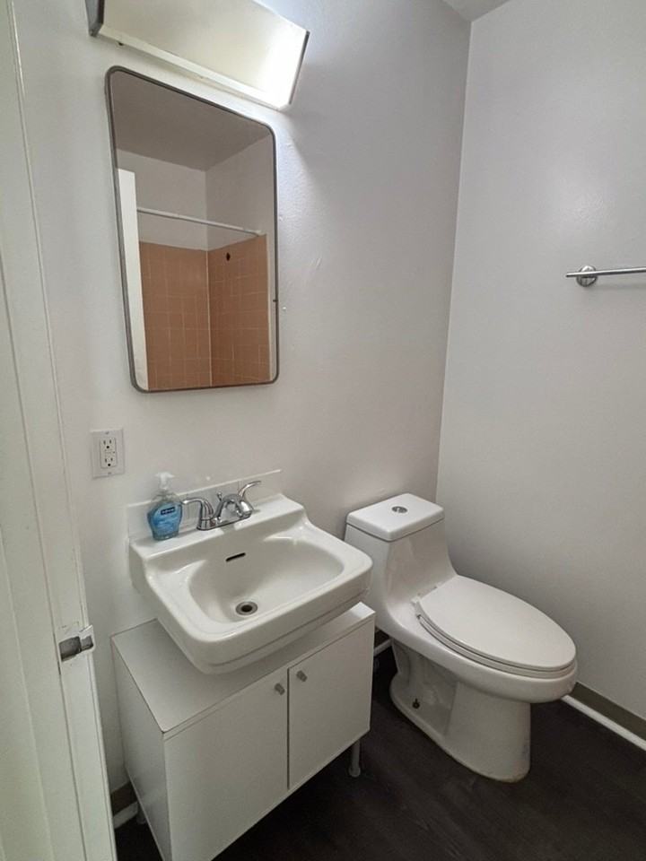 1330 Sacramento St #27 - Photo 6 of 21
