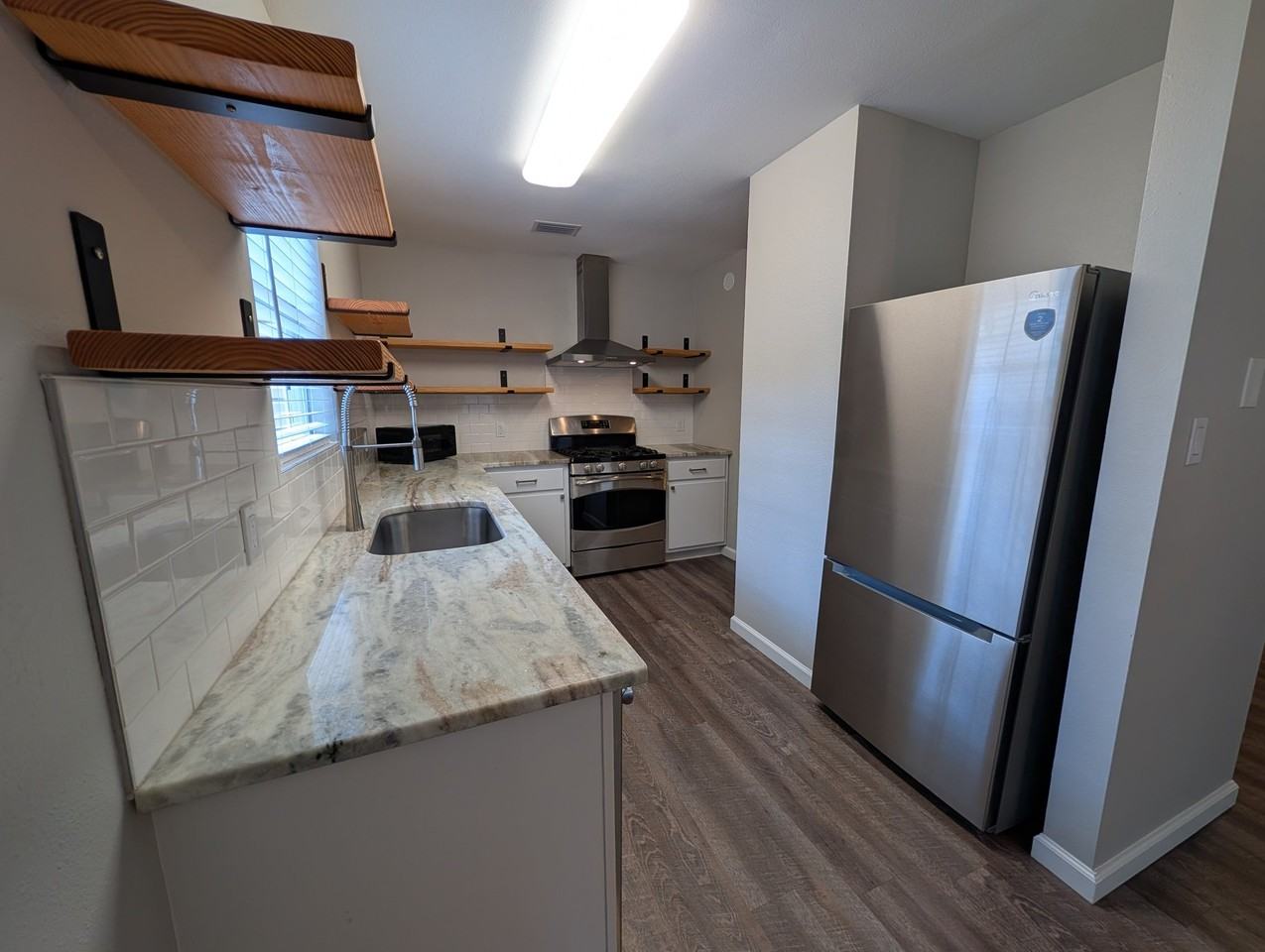 2217 Estate Cir - Photo 3 of 20