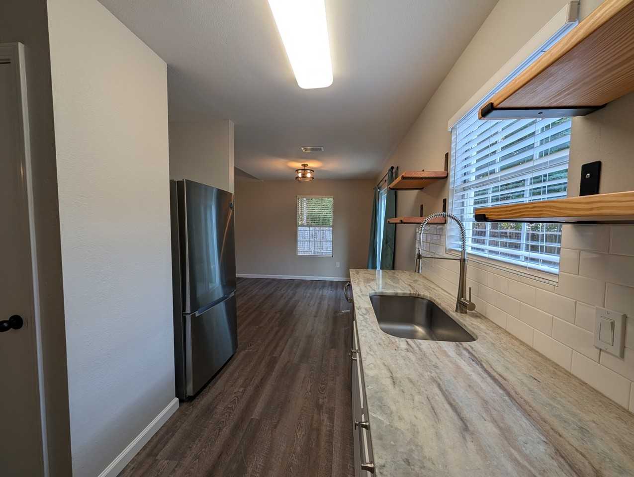 2217 Estate Cir - Photo 6 of 20