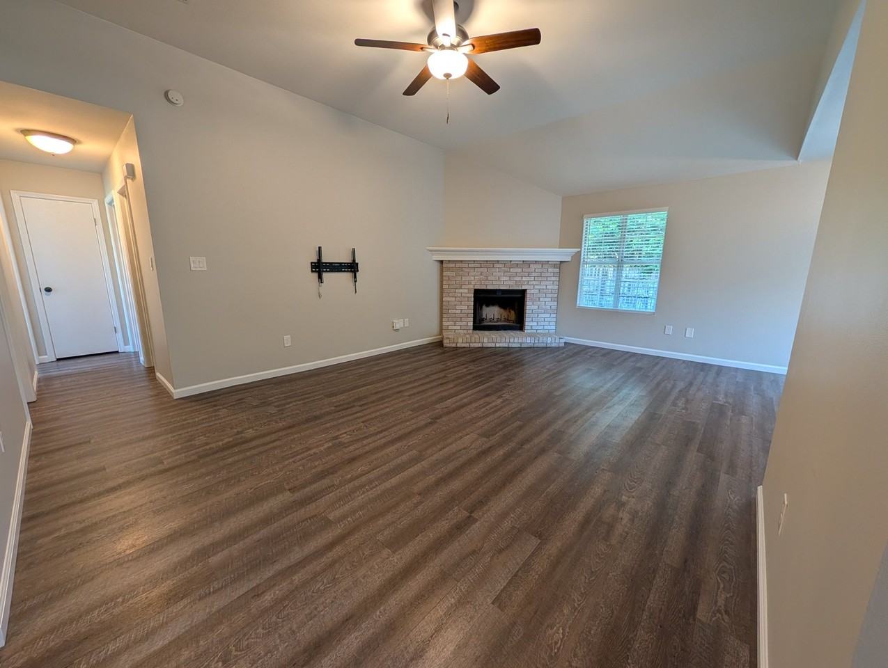 2217 Estate Cir - Photo 7 of 20