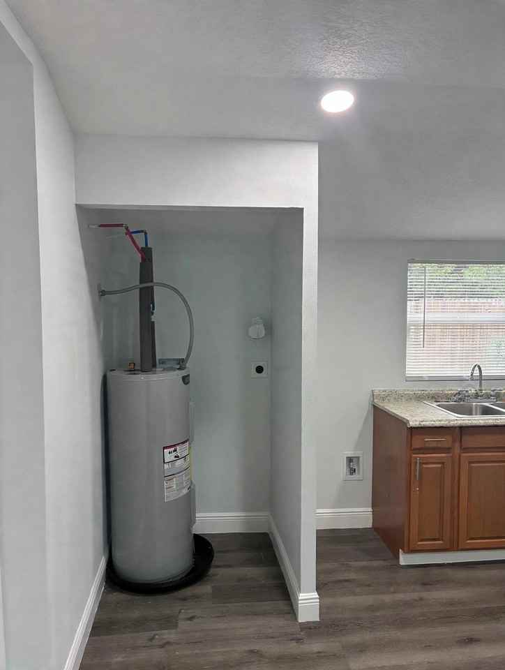 110 Old Daytona Rd #B - Photo 5 of 8