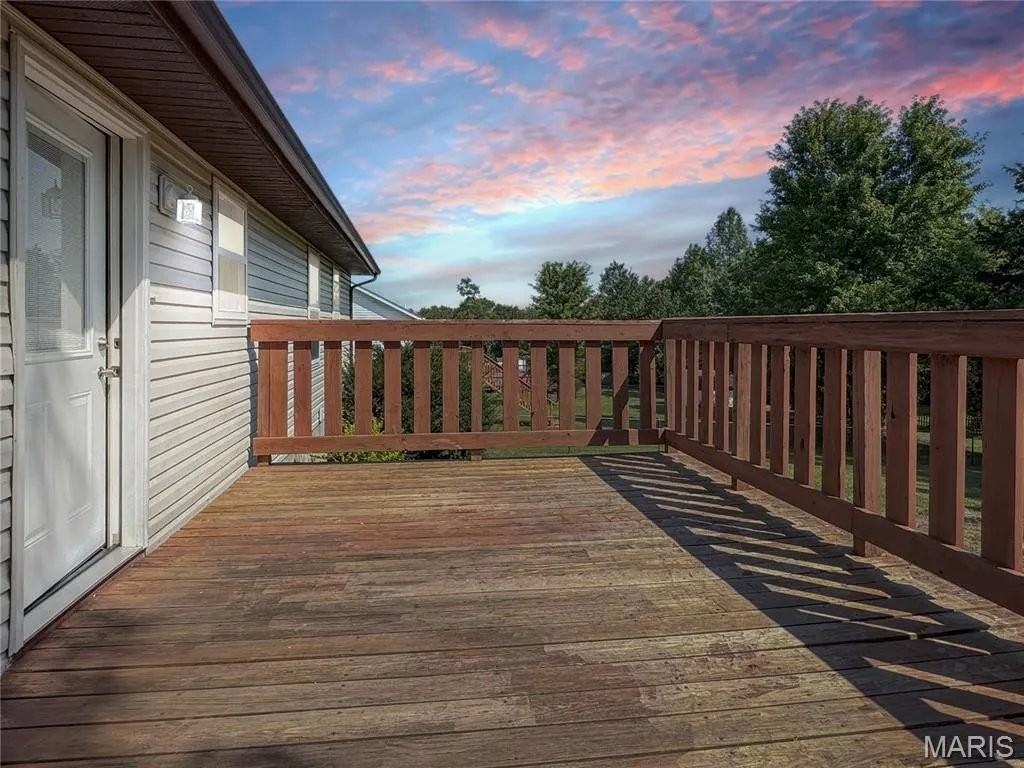 7720 Meadow View Cir - Photo 3 of 17