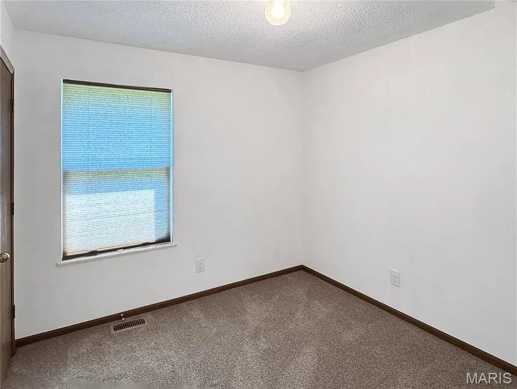 7720 Meadow View Cir - Photo 7 of 17