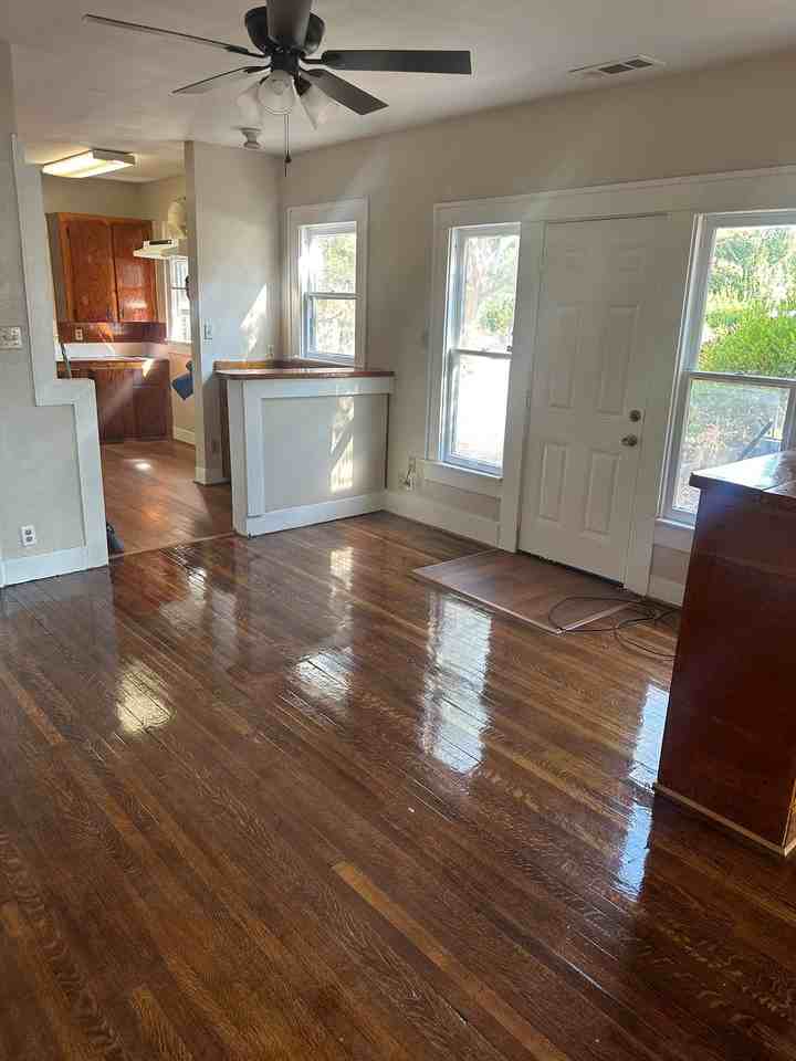 2701 Parrott Ave - Photo 3 of 12