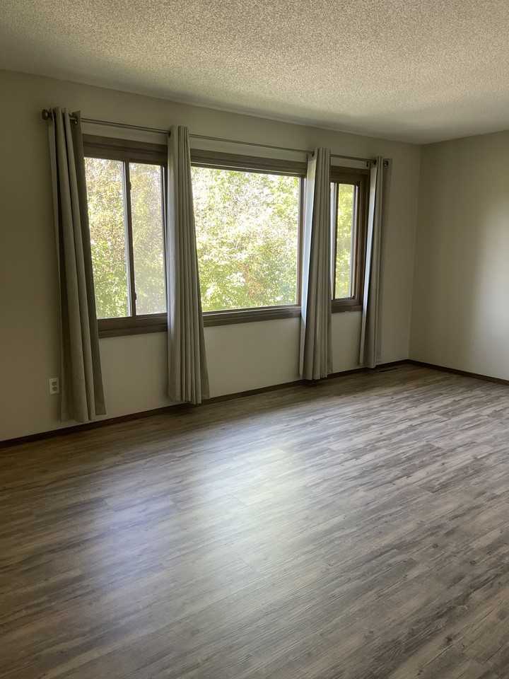 293 Cardinal Ct - Photo 7 of 16