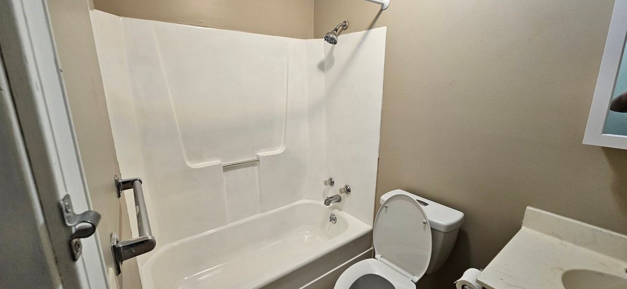 235 E Park St #1 - Photo 5 of 8