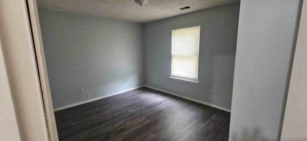 235 E Park St #1 - Photo 7 of 8