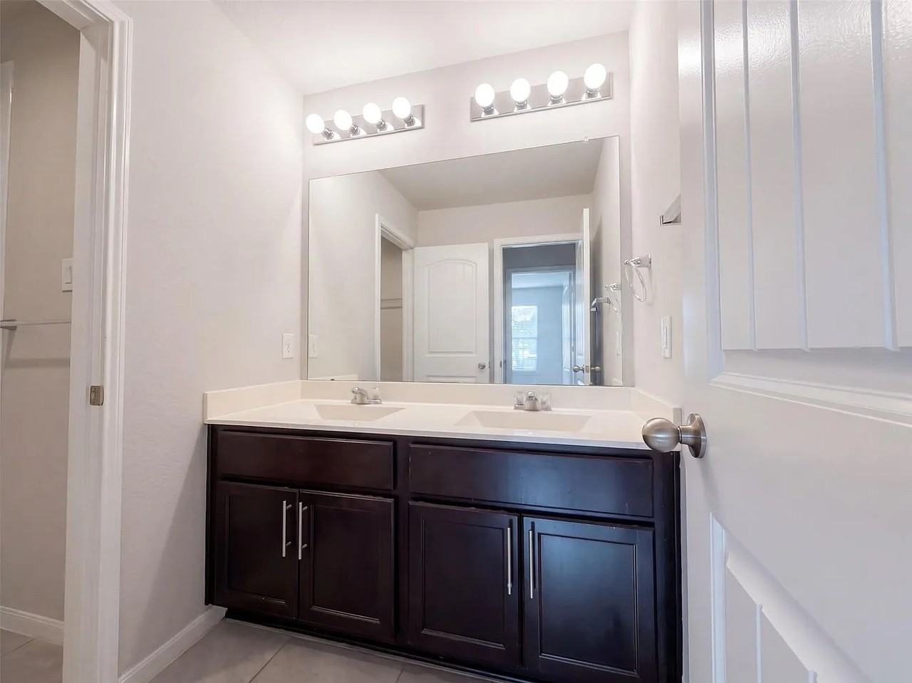 8318 Oakleaf Meadow Ct - Photo 3 of 12