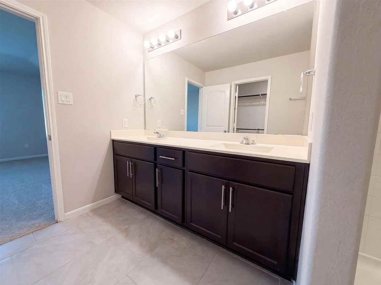 8318 Oakleaf Meadow Ct - Photo 4 of 12