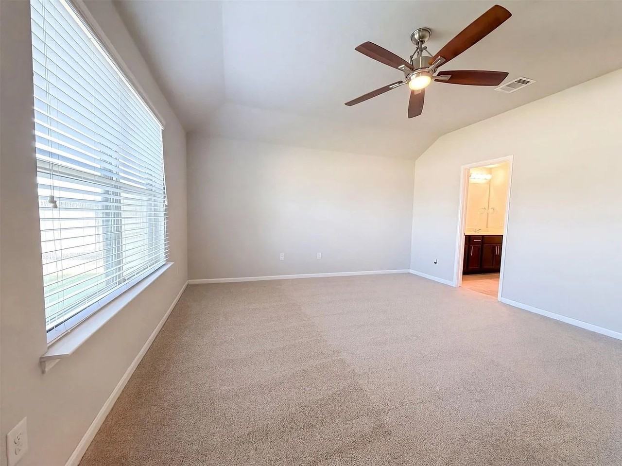8318 Oakleaf Meadow Ct - Photo 5 of 12