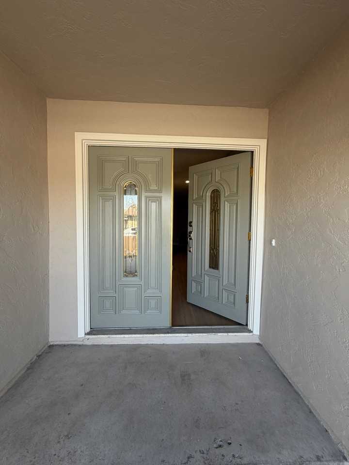 1383 Wystone Dr - Photo 2 of 15