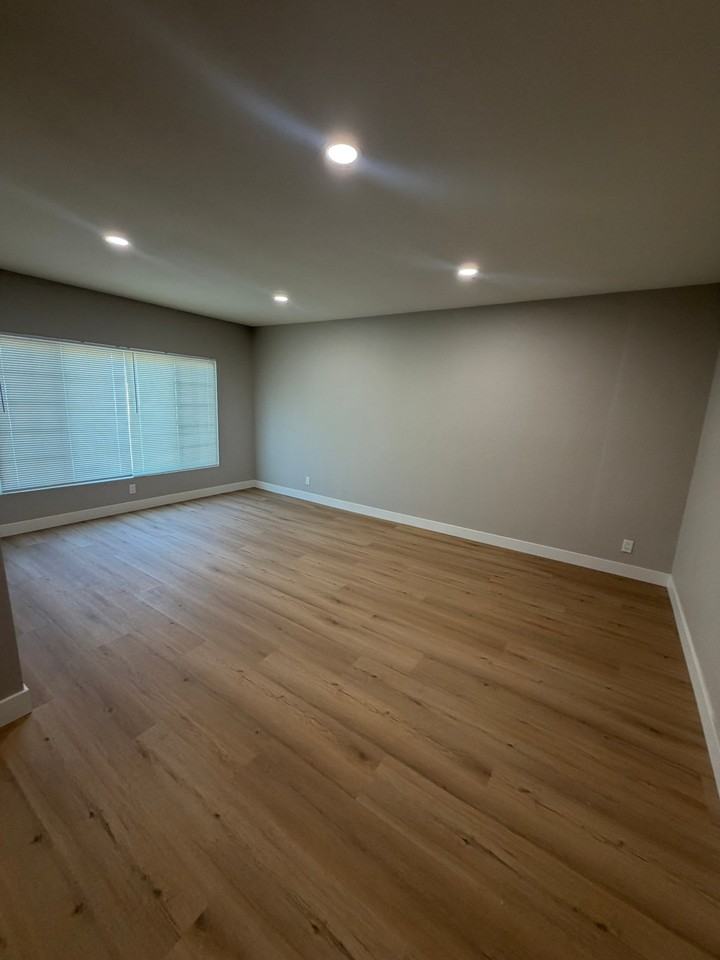 1383 Wystone Dr - Photo 4 of 15