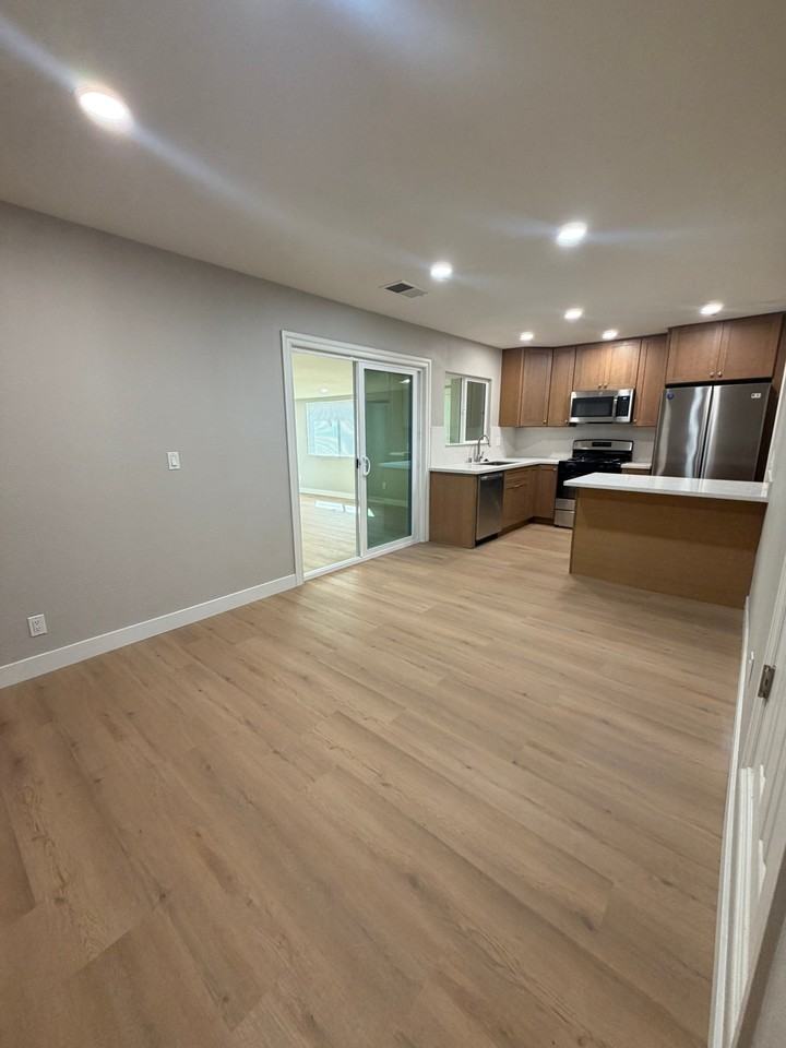 1383 Wystone Dr - Photo 5 of 15