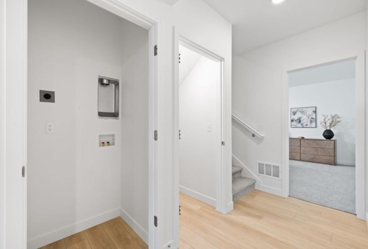 1885 W Center St #21 - Photo 4 of 8