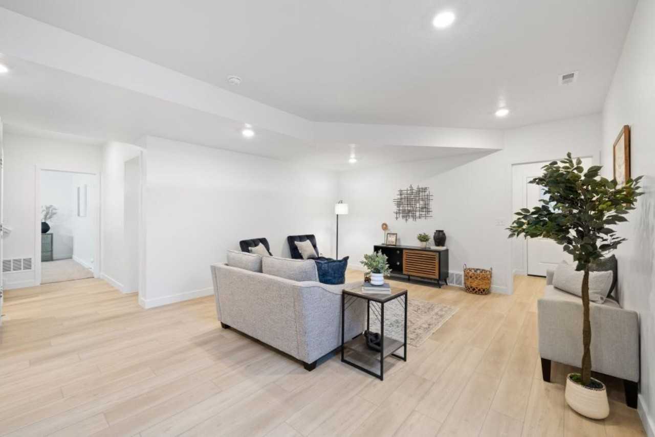 1885 W Center St #21 - Photo 6 of 8