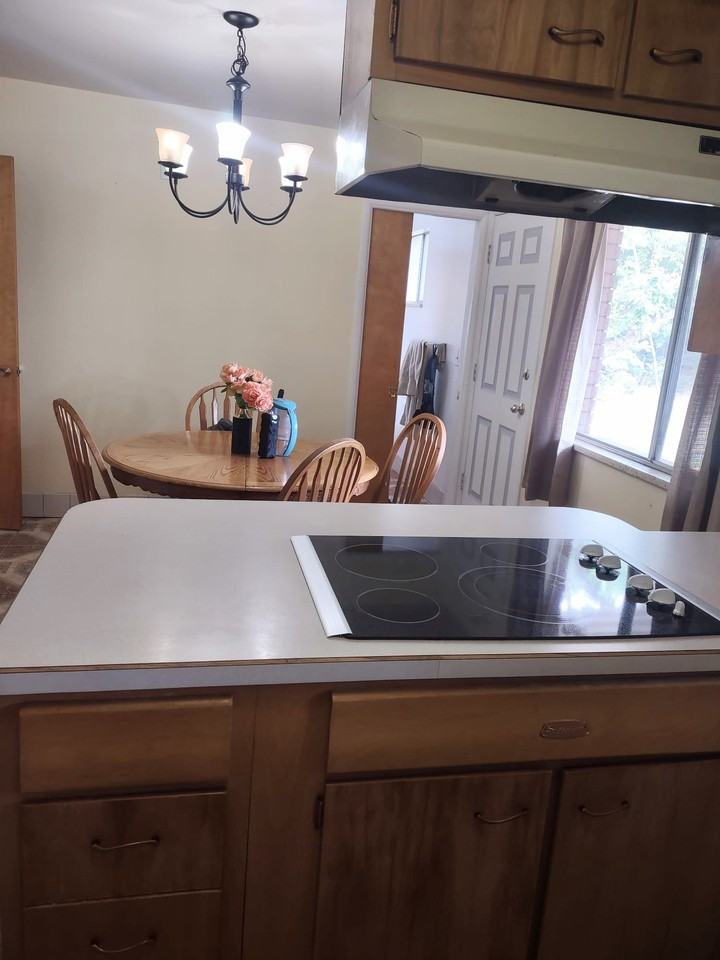 201 W Bayview Dr - Photo 4 of 8