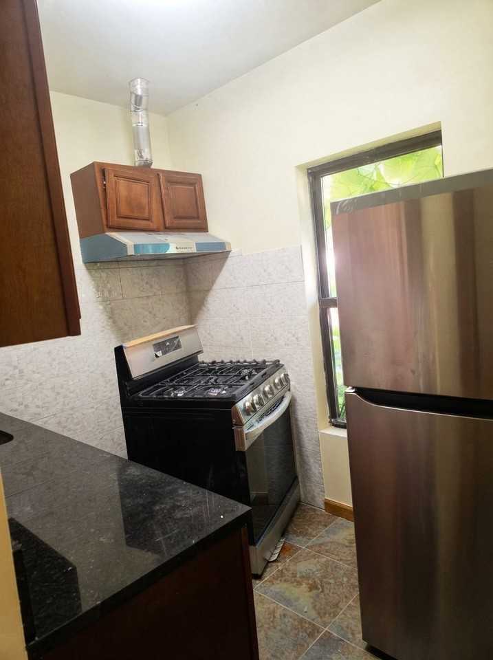 24 Campus Pl - Photo 2 of 7