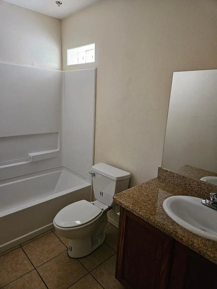 3900 Sheraton Ave #2 - Photo 5 of 7