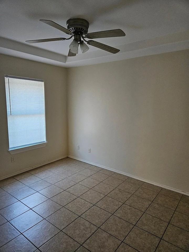 3900 Sheraton Ave #2 - Photo 6 of 7