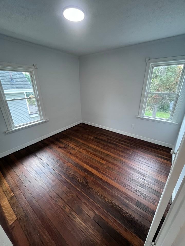 1362 Girard St - Photo 5 of 8