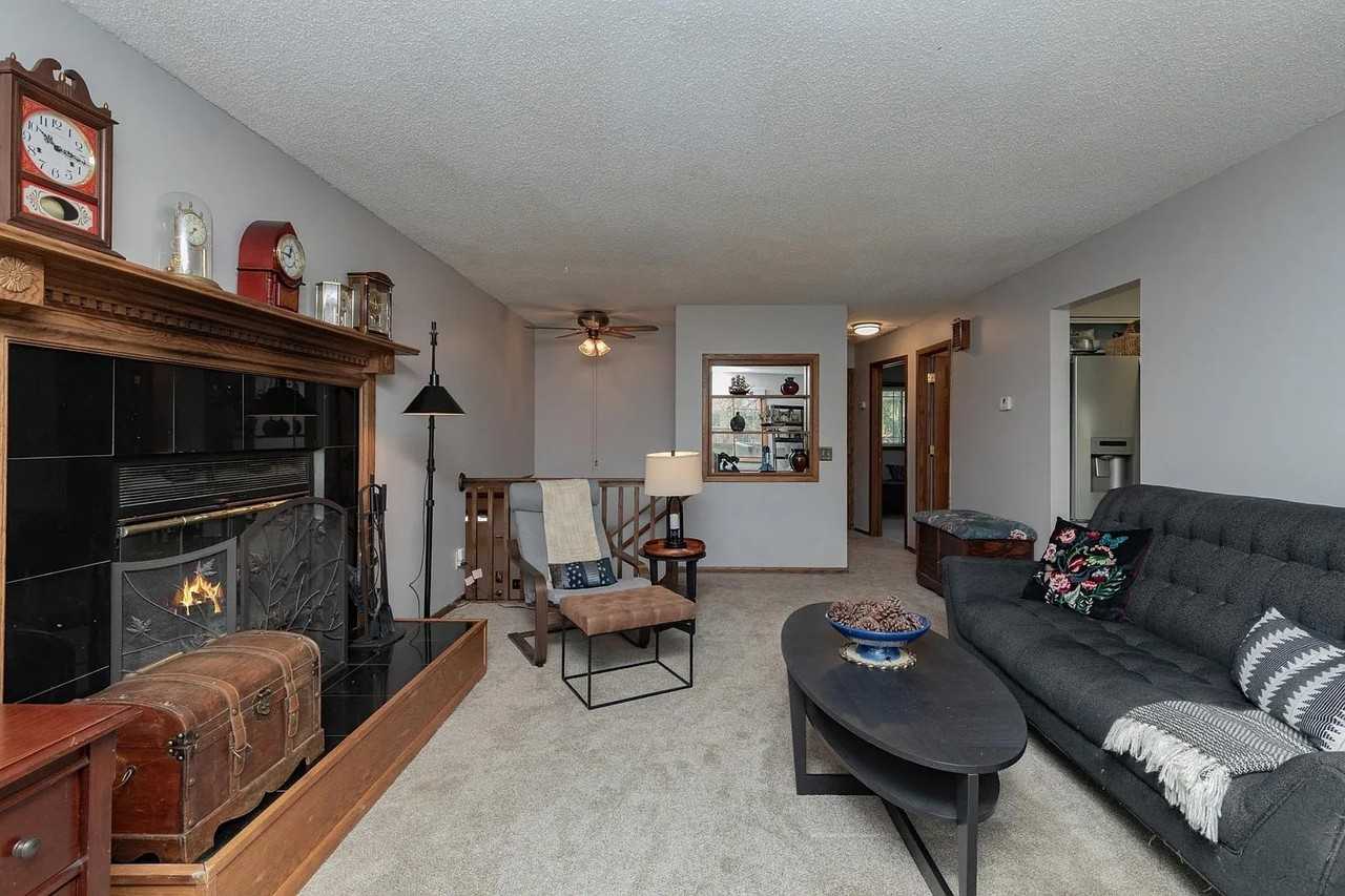 7833 N College Park Dr - Photo 2 of 20
