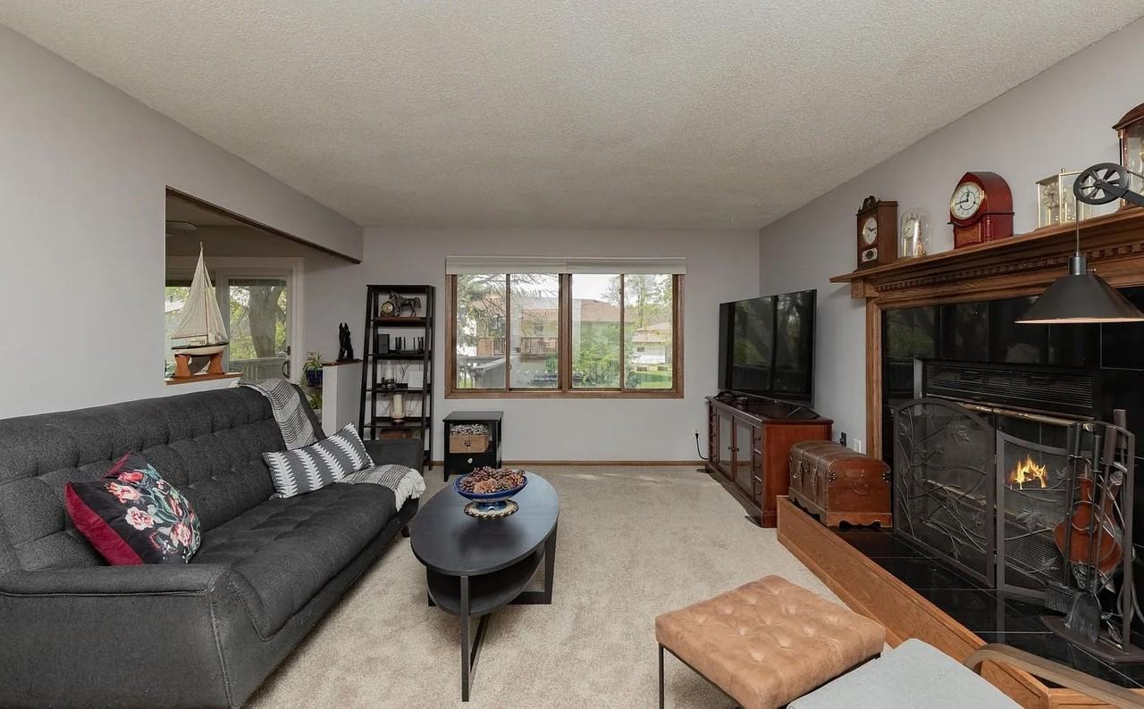 7833 N College Park Dr - Photo 3 of 20