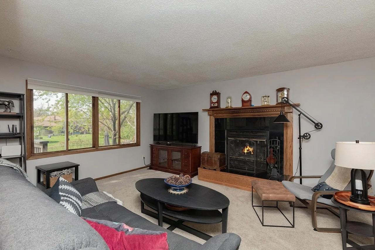 7833 N College Park Dr - Photo 4 of 20
