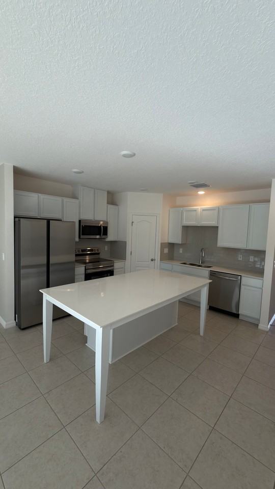 3974 Collegiate Blvd - Photo 5 of 15