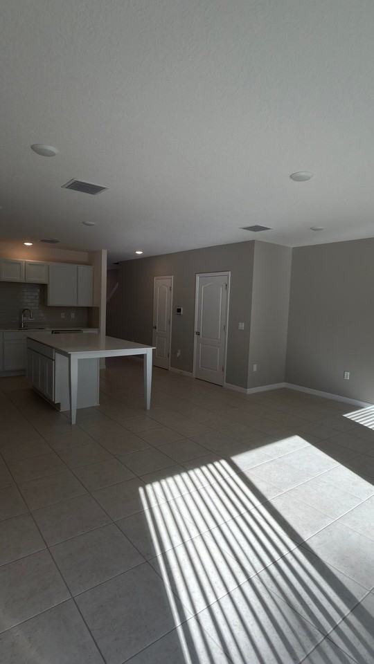 3974 Collegiate Blvd - Photo 6 of 15