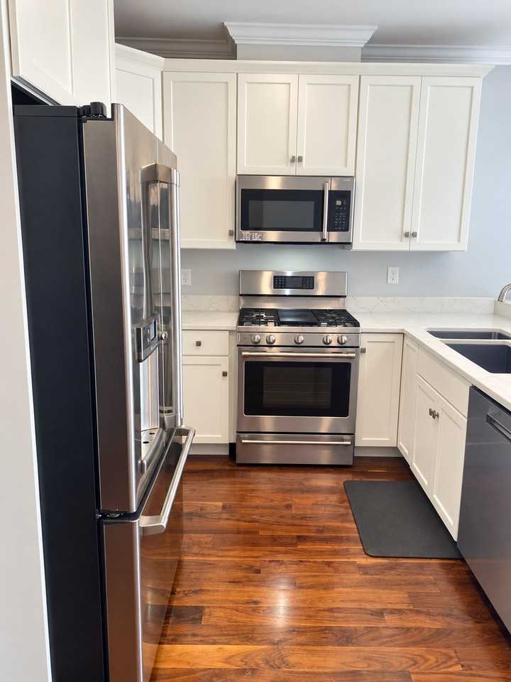 87 Medford St #PH8 - Photo 3 of 16