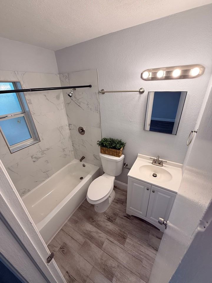 216 30th Ave N - Photo 4 of 4