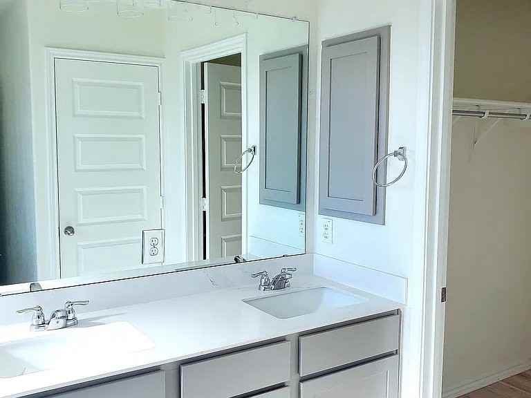1126 Loganberry Dr - Photo 3 of 6