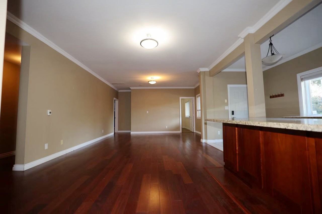 16389 112 Avenue - Photo 3 of 15