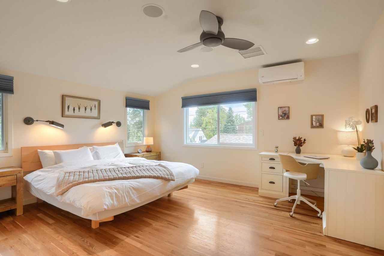 824 7th St - Photo 4 of 26