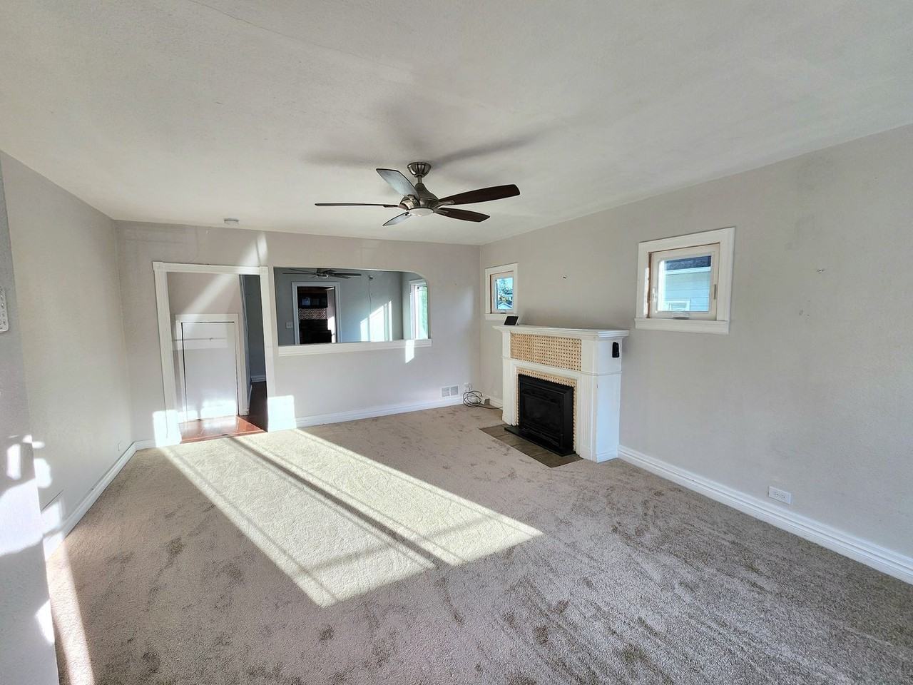1617 Oakes Ave - Photo 3 of 14