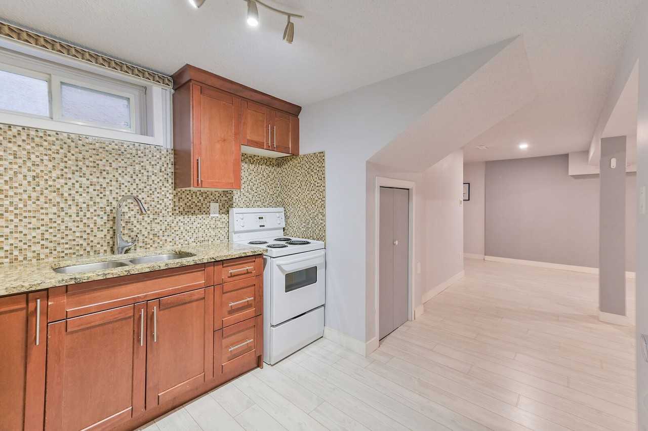 4926 21a St Sw - Photo 7 of 20