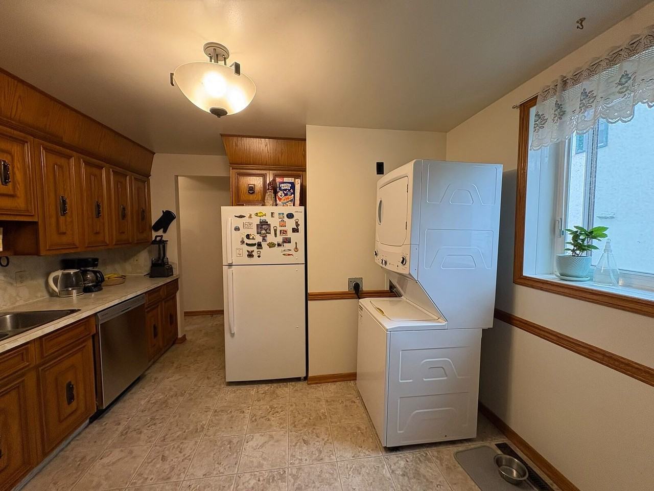 235 - 235 Eugenie St - Photo 5 of 15