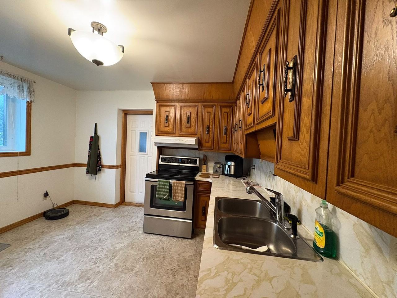 235 - 235 Eugenie St - Photo 6 of 15