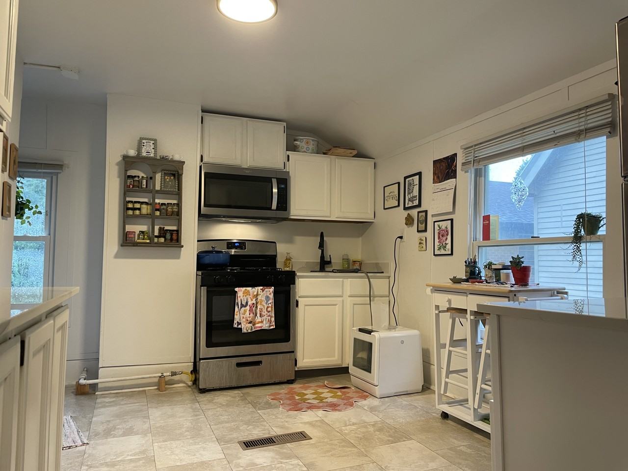219 S Bedford St #2 - Photo 7 of 21