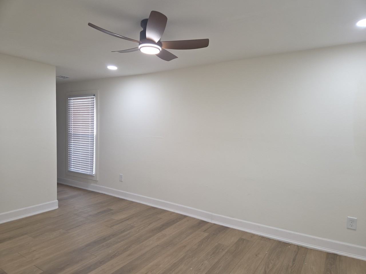2911 Thomas St #NA - Photo 5 of 6