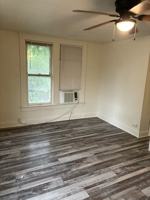 featured image of 906B E Walnut St #NA