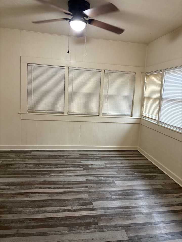 906B E Walnut St #NA - Photo 2 of 10