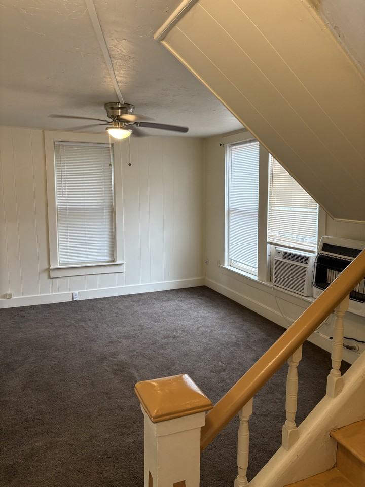906B E Walnut St #NA - Photo 4 of 10