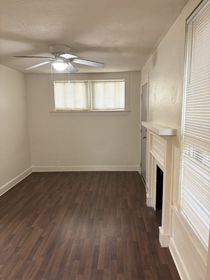 906B E Walnut St #NA - Photo 5 of 10